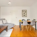 Moderne 100Qm Wohnung Mit Balkon