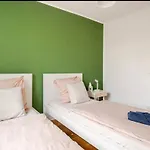 Moderne 100Qm Wohnung Mit Balkon