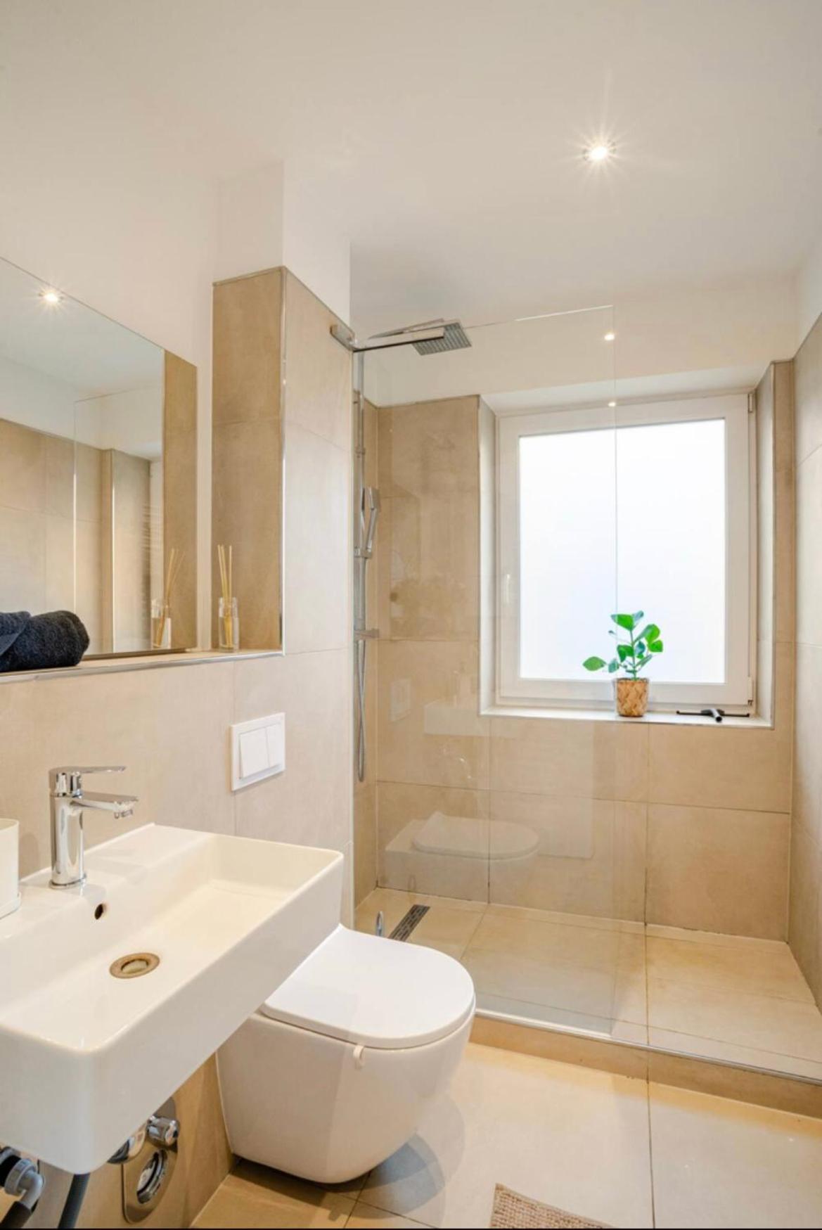 Apartment Moderne 100qm Mit Balkon